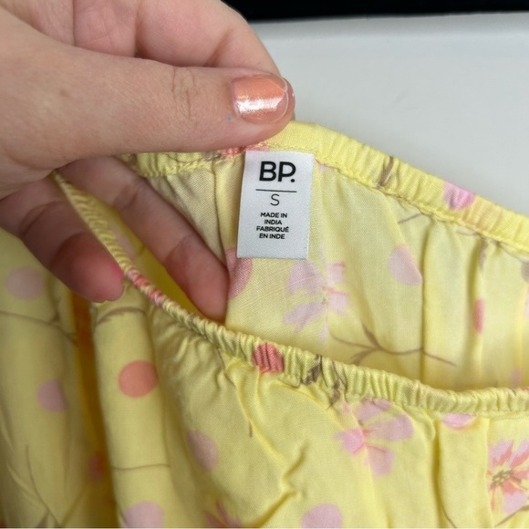 NWT women’s yellow floral crop top size small - Picture 5 of 5